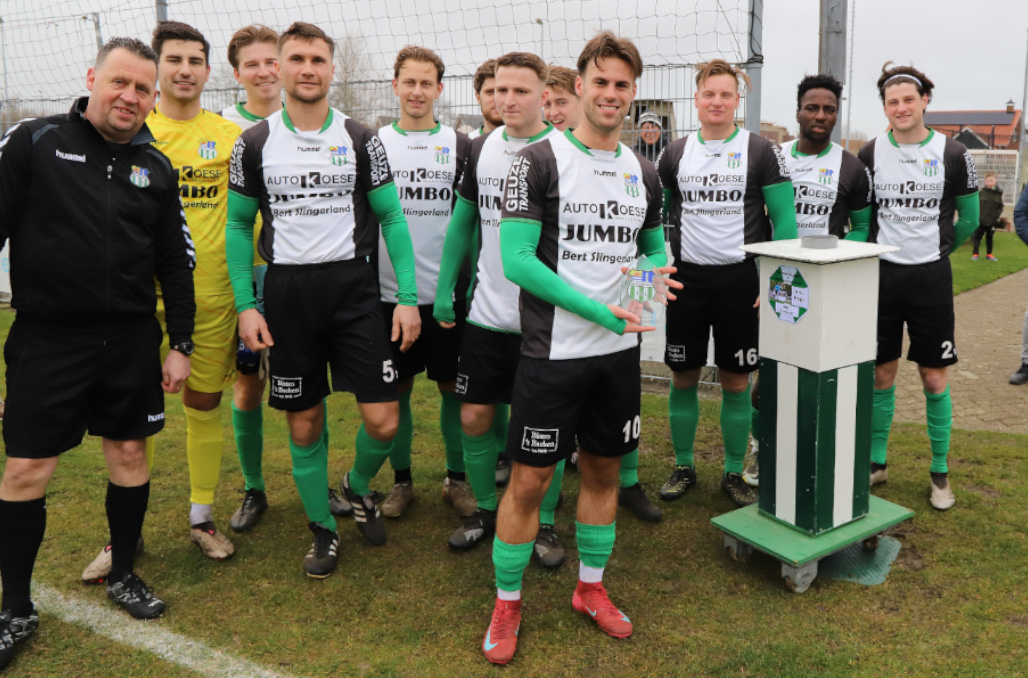 Jasper Gunter gehuldigd met zijn 100e goal voor WHS